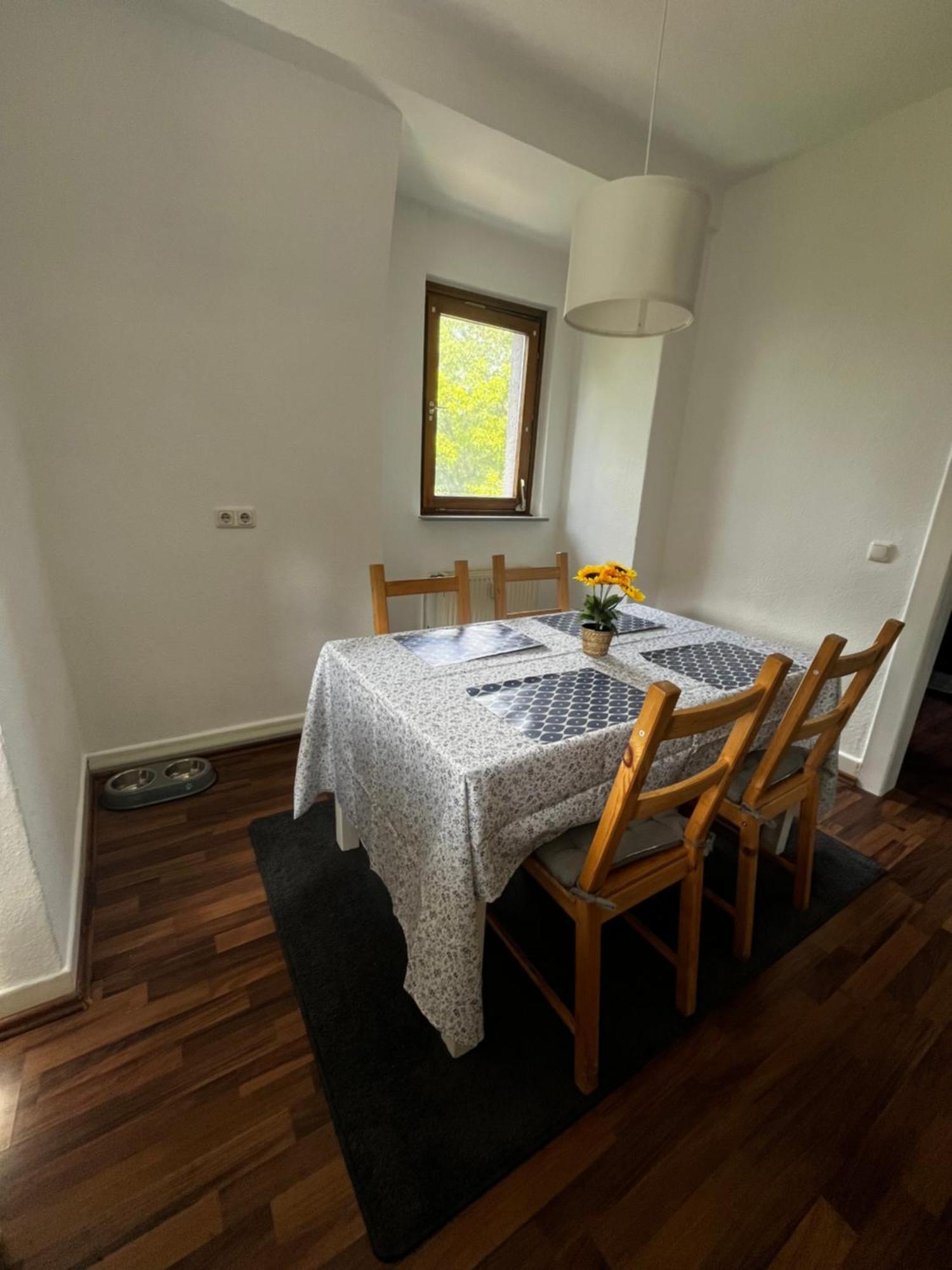 Idyllisch Wohnen An Der Ruhr Apartment Хатинген Екстериор снимка
