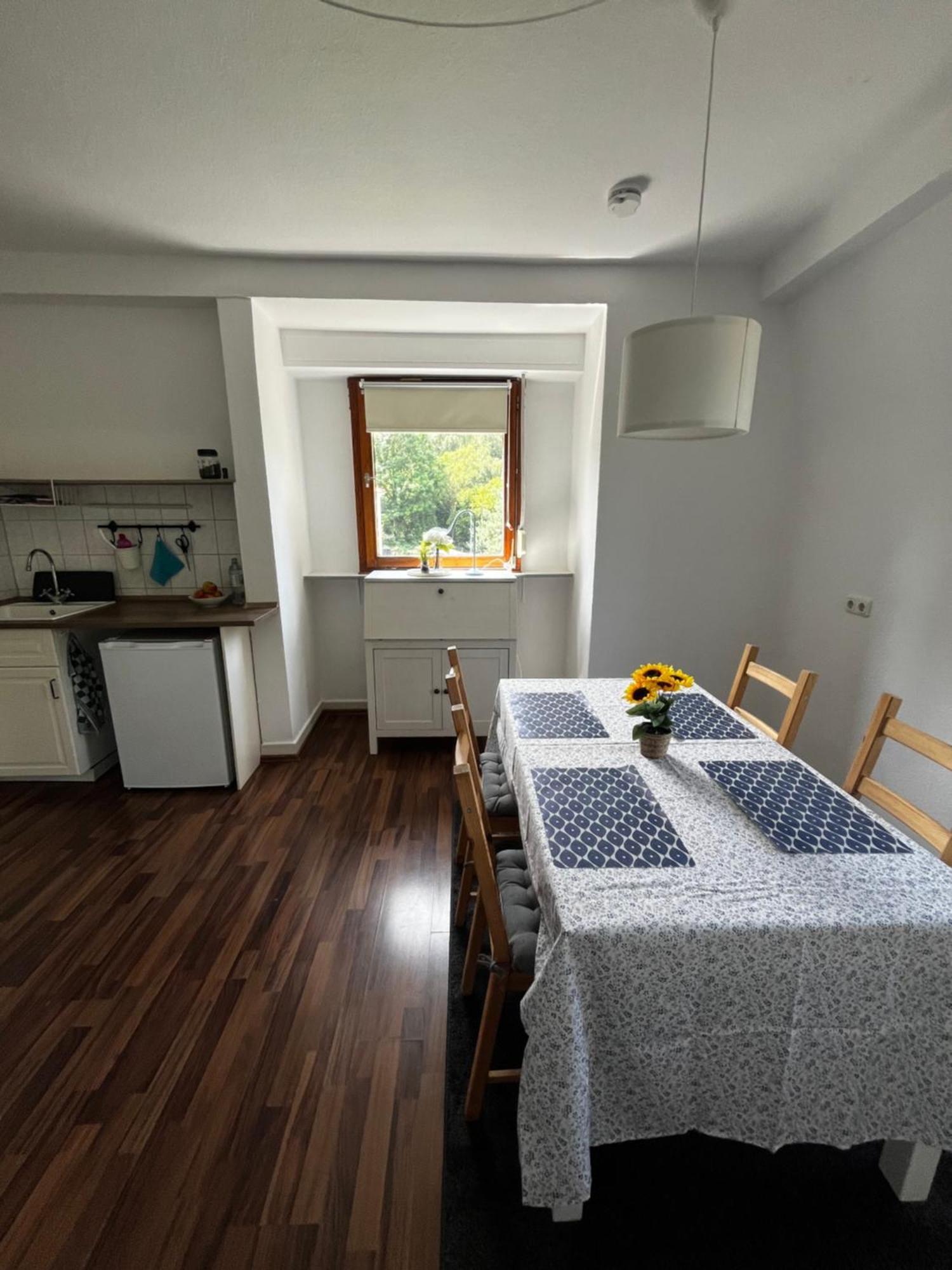 Idyllisch Wohnen An Der Ruhr Apartment Хатинген Екстериор снимка